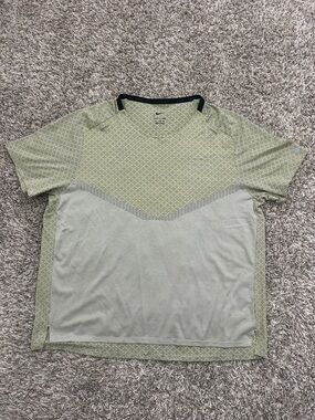 Nike Dri-Fit Running Division ADV Lightweight Reflective T-Shirt Size 2XL